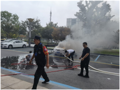 ���н�ͷ������ȼ ��������Ա��ͦ�����